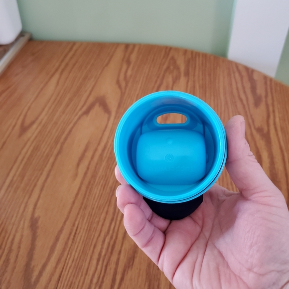 SaleTupperware Travel Mug - Picture 6 of 6